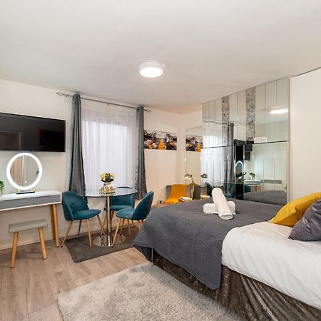 Chic Studio Apartment, Bus 18 To Euston In 30 Min. London Kültér fotó