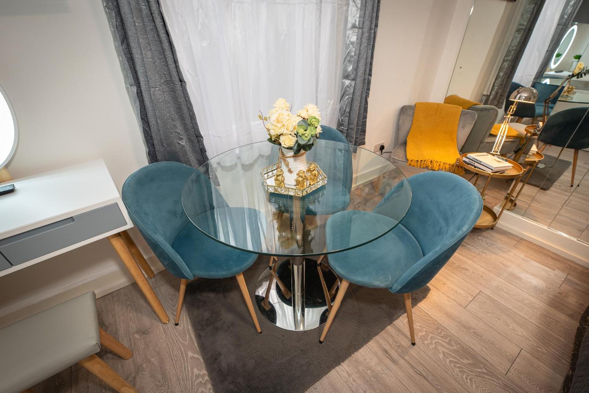 Chic Studio Apartment, Bus 18 To Euston In 30 Min. London Kültér fotó